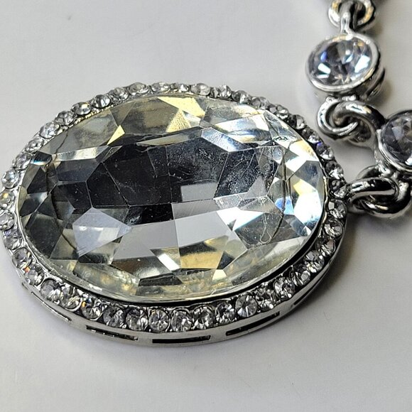 Oval Crystal Fashion Pendant Necklace - Picture 5 of 9